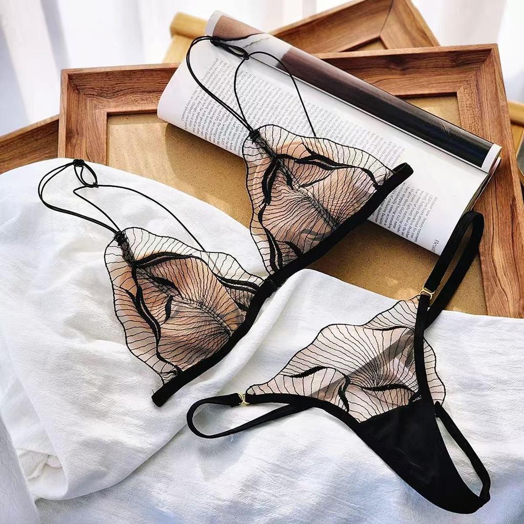 Lace Embroidery Front Buckle Triangle Bra: Wireless, Comfortable, and Sexy