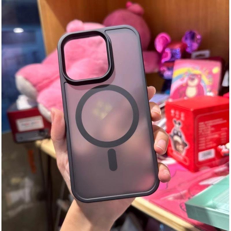 

Подходит для iPhone 15 Черный Магнитный Присасывающийся Чехол для Телефона Apple 13 Чехол с Ощущением Кожи Противоударный iPhone 15Plus