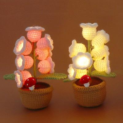 Orquídea Campana de Ganchillo con Maceta Flores Tejidas con Luz Flor Artificial Hecha a Mano Escritorio Estantería Decoración de Pascua 2025
