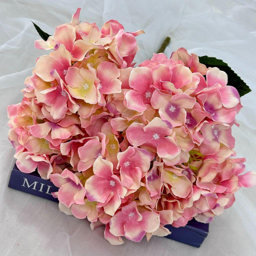 English Romantic Wedding Hydrangea Wall Decor With Silk Flowers For Venue And Home Ambience
