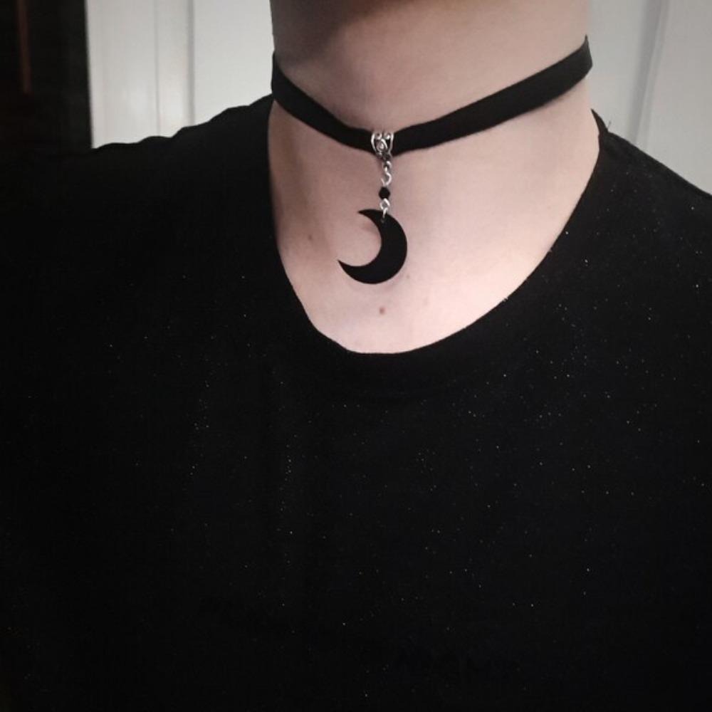 Temperament Gothic Black Crescent Moon Pendant Velvet Collar Necklace for Women Halloween Party Witchcraft Jewelry Accessories