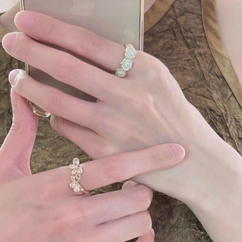 Design Modern Rhinestone Butterfly Clover Ring For Women Adjustable Size Perfect For Wear Daily
