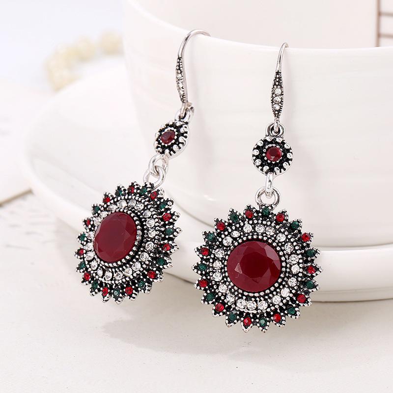 Retro Rhinestone Court-Style Circle Earrings