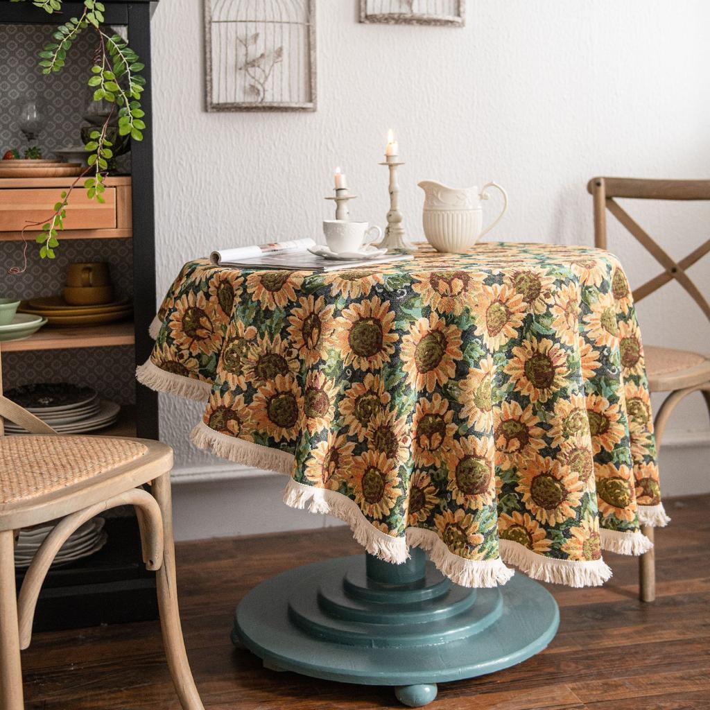 Round Tablecloth with Vintage Floral Embossed Design, Machine-Woven Decorative Table Cover for Home, Picnic, Camping, Wedding, Birthday Party, Dining