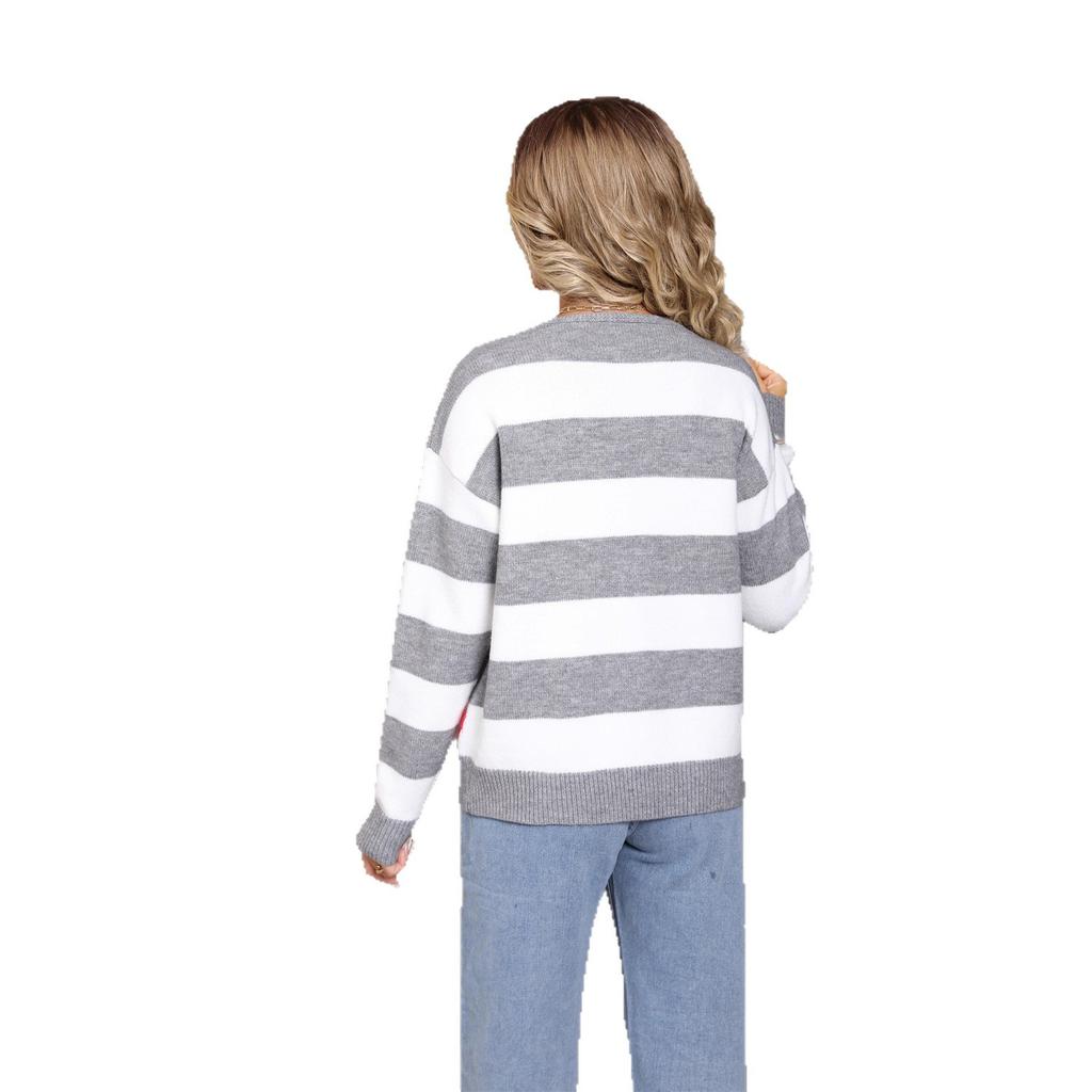 Ein neuer vielseitiger herzförmiger Pullover mit einer Kordelzug-Strickjacke, gepaart mit einem pornografischen Valentinstags-Strickmantel für Damen