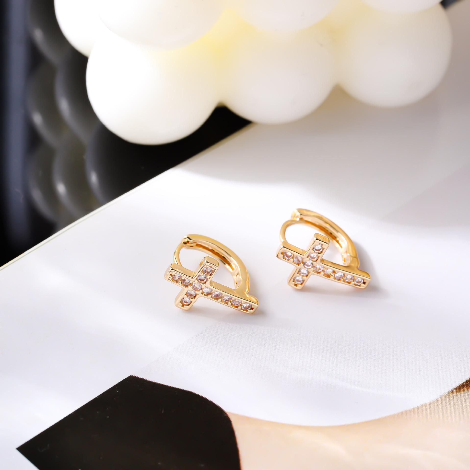 European  American Fashion Zirconia Earrings: Women’s High-End Niche Cross Design with Simple Backs