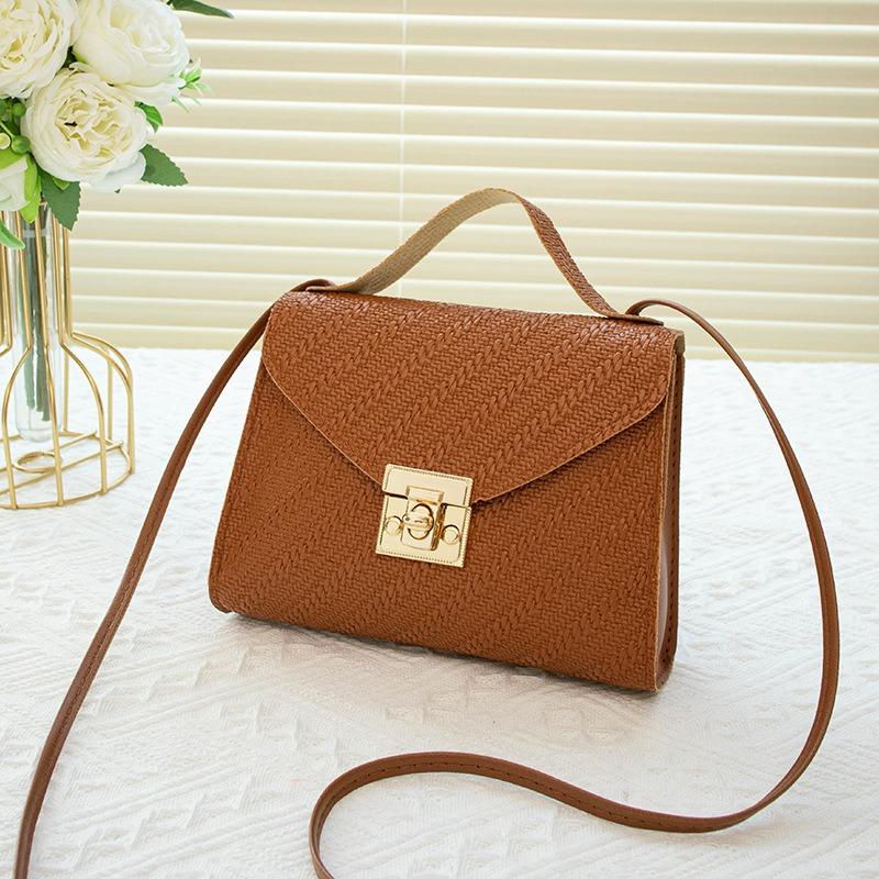New Women's Small Square Bag, Fashionable and Simple Shoulder Bag, Messenger Bag, Chain, and a Portable Women's Bag.