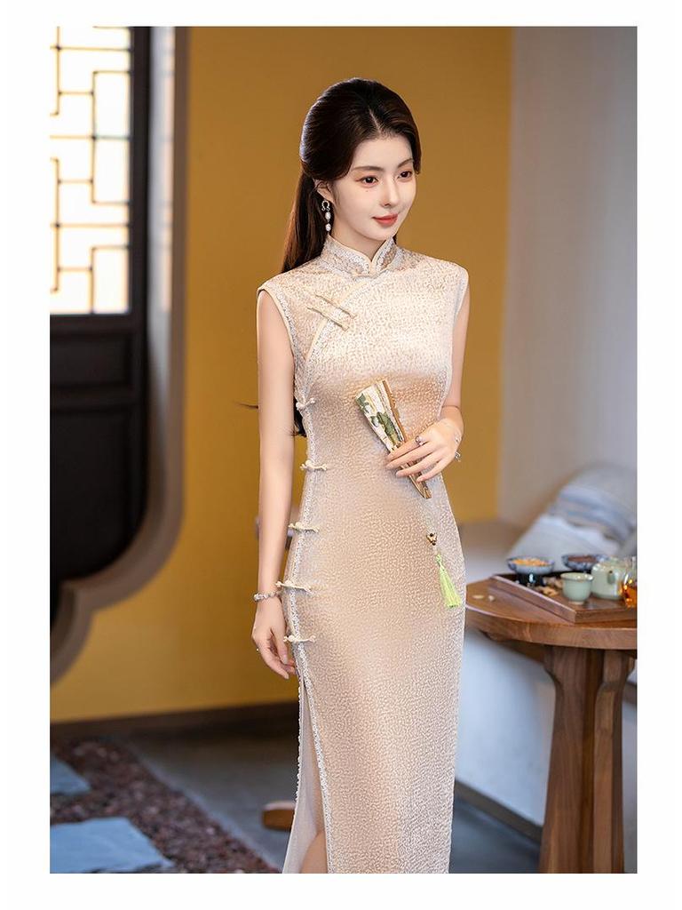 2025 Linxiangman Velvet Cheongsam: Retro Shanghai-Inspired Sleeveless Long Dress