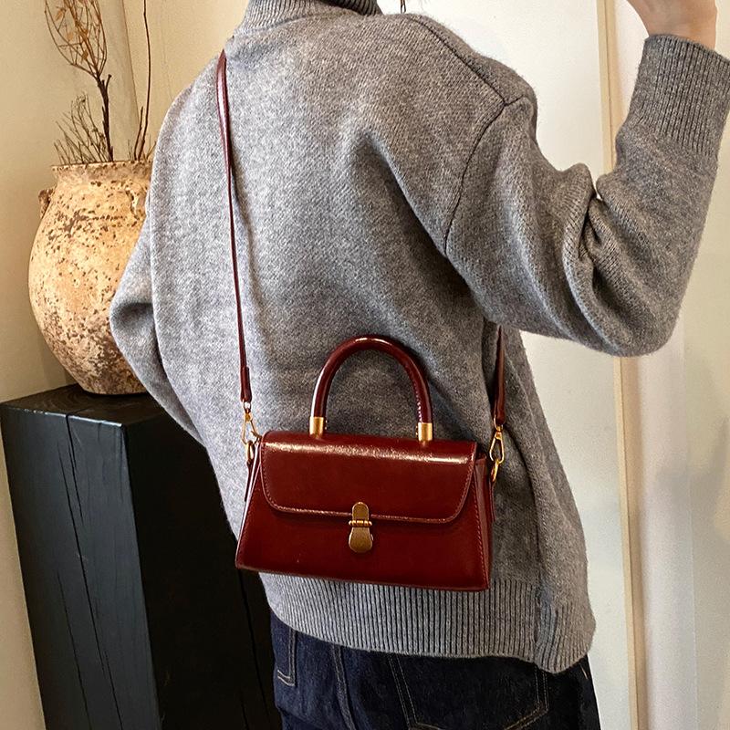 Retro Texture Handbag 2025 New Foreign Style Small Square Bag Women's Bag Fashion Casual Versatile Shoulder Bag Messenger Bag