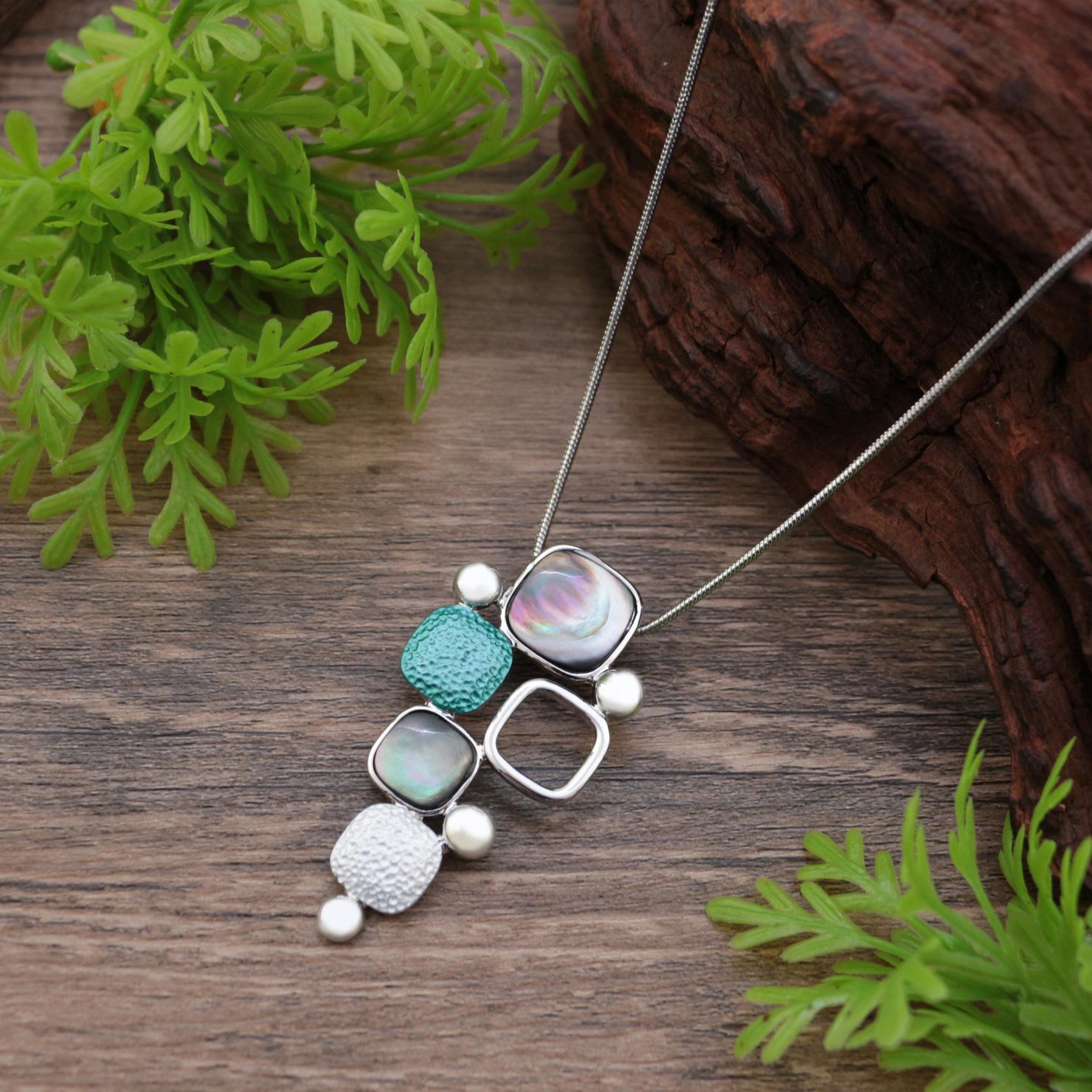 

Новая квадратная геометрическая подвеска с инкрустацией раковиной абалона, женское высококлассное ожерелье с квадратной подвеской, расписанное маслом