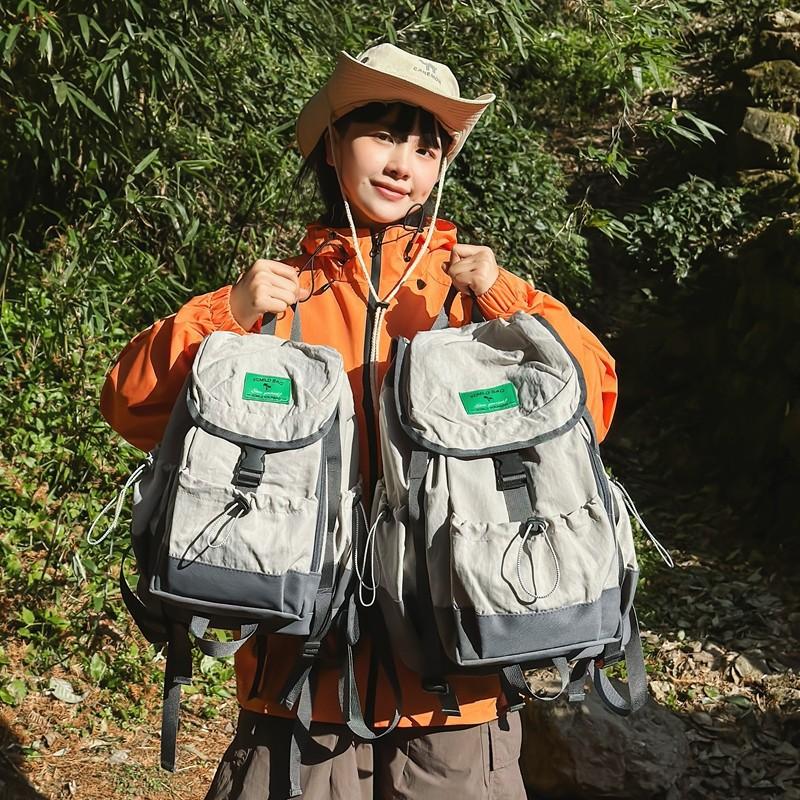 Schoolbag New Outdoor Leisure Bundle Small Backpack Female College Student Design Mountaineering Hiking Light Travel Backpack Male
