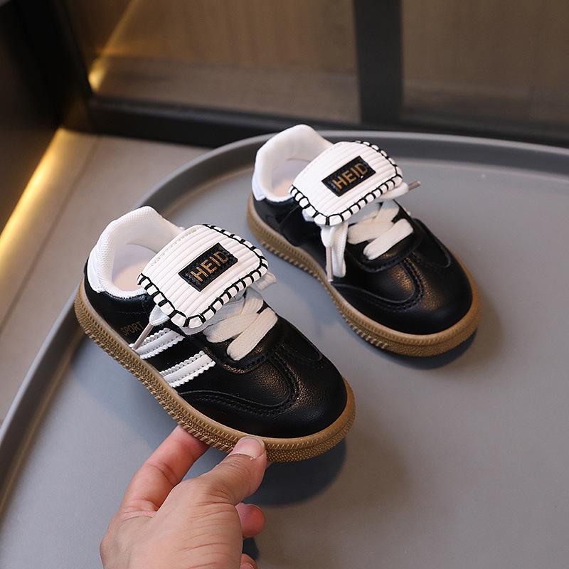 Spring and Autumn New Boys and Girls Sports Shoes Solid Soft Sole College Style Casual Sports Shoes