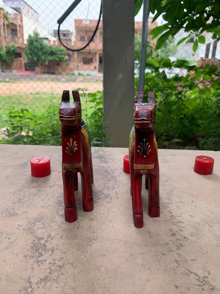 Handmade Wooden Camel Set: Rajasthani Painted Table Decor