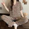 Amerikanischer süßer Leopardenmuster-Ins-Stil Frühling Neu Imitation Baumwolle Pyjama Damen Loungewear Kurzarm Hose Zweiteiliges Set