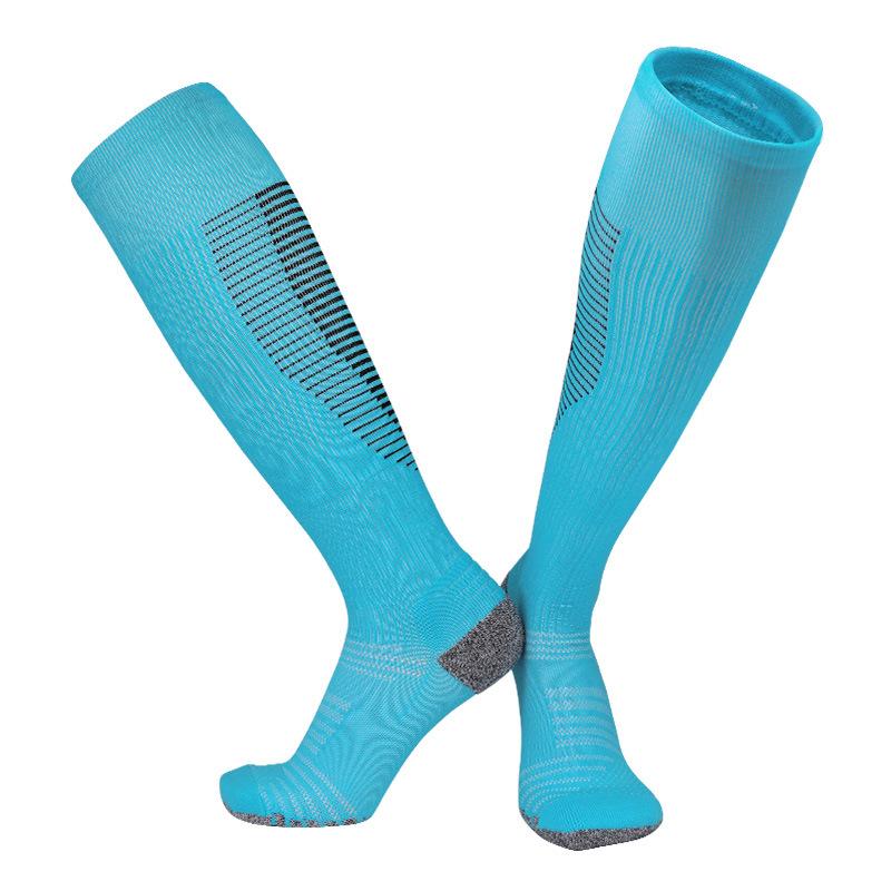 

Мужские профессиональные футбольные носки, гетры, мужские и женские повседневные высокие носки до колена с махровой стопой, нескользящие спортивные носки One size fits all for adults небесно-голубой