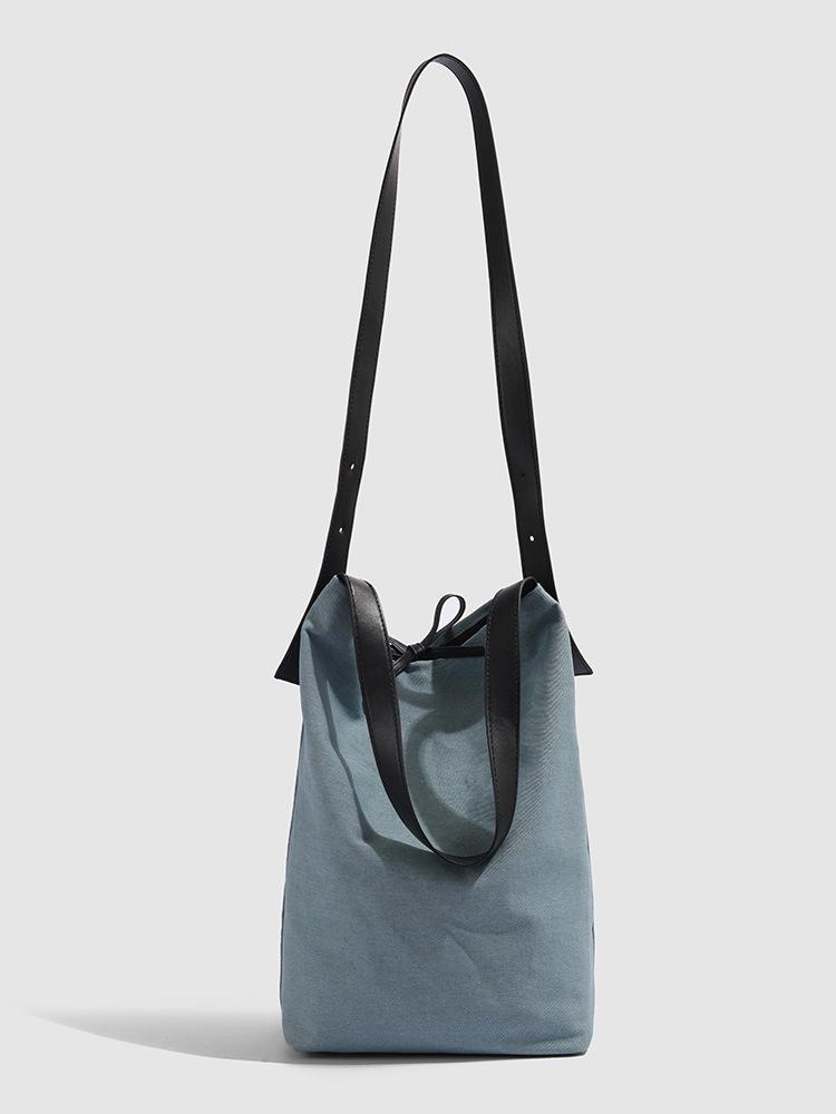 

Large capacity denim bag women s summer 2025 new trendy Korean version niche bucket bag one shoulder oblique span hand bag синий