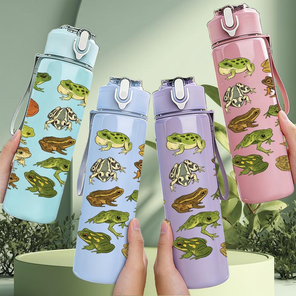 1PC Reptile Lizard Group Animal Print 750ml Color Plastic Sports Water Bottle Leakproof Flip Straw Lid Suitable for Sports Office Home Use