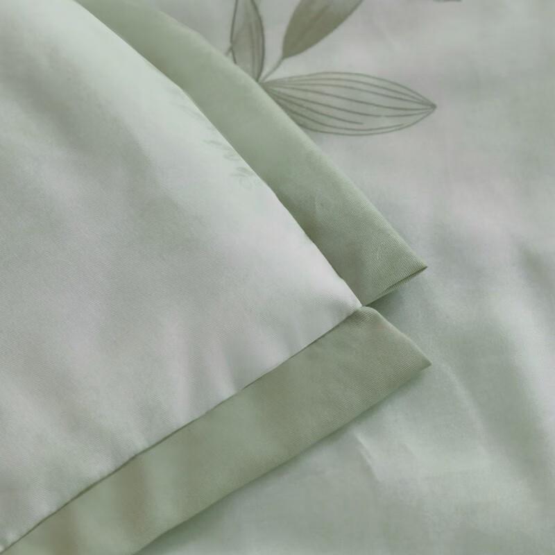 Playboy Cooling Summer Quilt