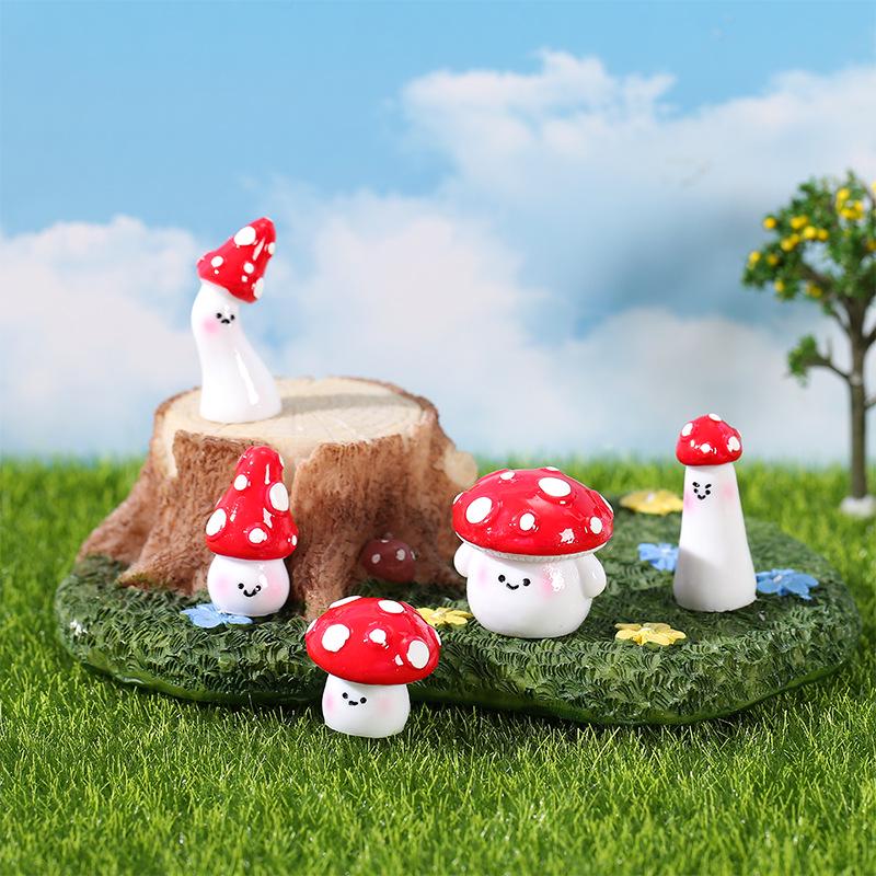 Smiling Mushroom Moss and Succulent Resin Ornaments for Creative DIY Micro Landscaping