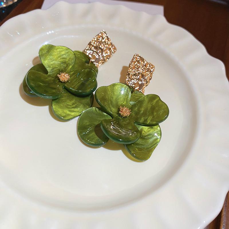 Silver Needle Resin Flower Tassel Earrings: Vintage, Versatile, Light Luxury Fashion Jewelry for Women