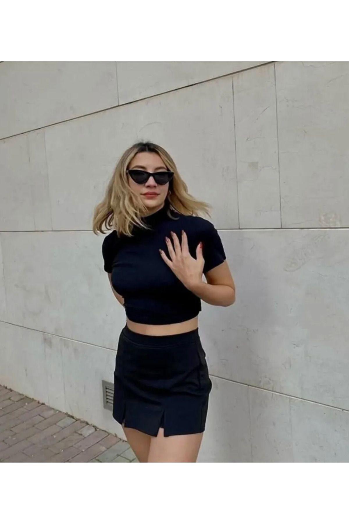 

Çelik Kumaş Mini Yırtmaç Detaylı Likralı Şort Etek S , M , L чорний