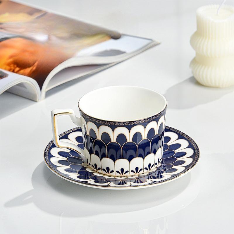 

European Style Gold Edged Bone China Coffee Cup with Dish Office Light Luxury Ceramic Mug Afternoon Tea Cups Household Drinkware 210ml