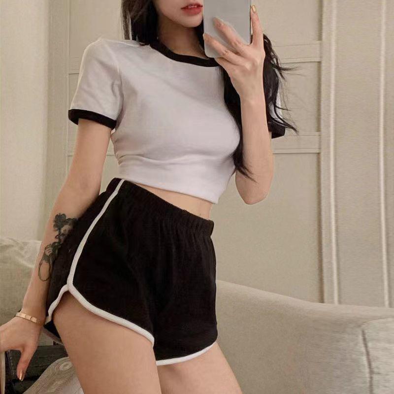 

Korean Style Women s Summer Yoga Set: Three-Quarter Length Hot Pants and Trendy Outerwear for Running and Casual Workouts. M 40-45 kg