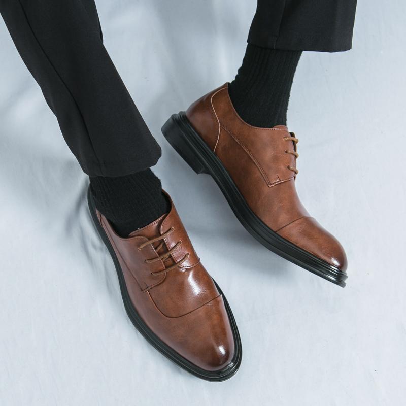 Fashion Classic Brand Men's Banquet Dress Shoes Pointed Trendy Brogue shoes Versatile Retro Brown Men's Leather Business Shoes Commuting