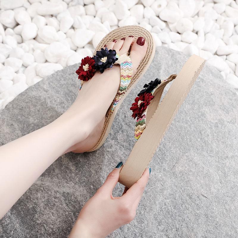 Summer New 2025 Sandals Flip Flop Beach Slipper With Stylish Fashion Comfortable Flat Cute Slippers For Women Platform Hot