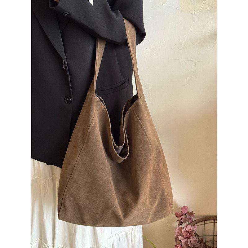 Korean Leopard Print Corduroy Tote: Women's Autumn/Winter Large Capacity Shoulder and Underarm Bag for Work and Commute