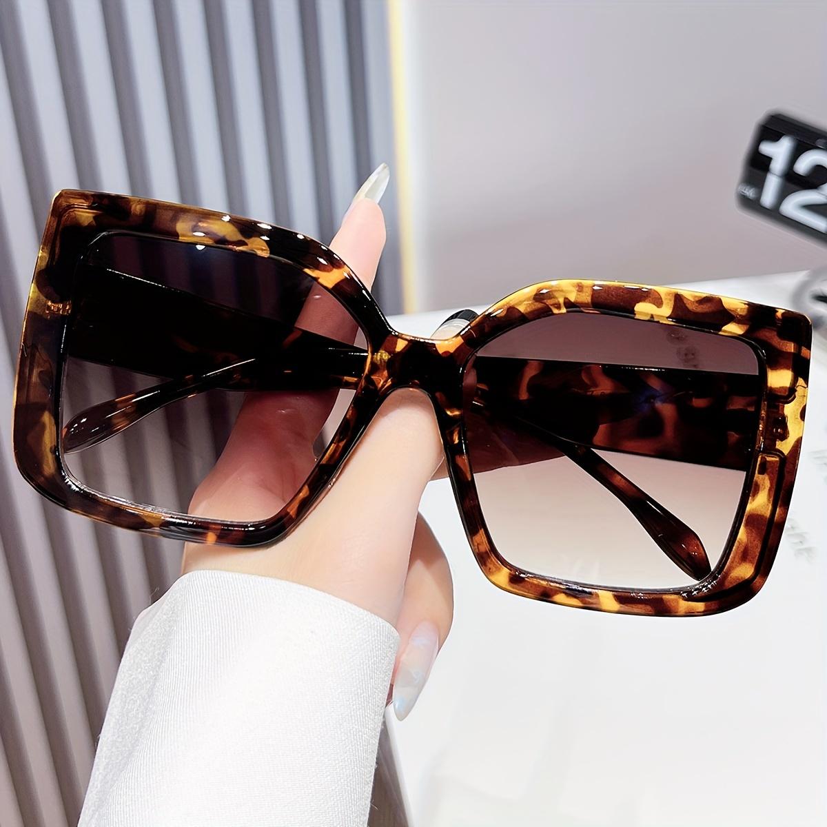 

Солнцезащитные очки для ретро-вечеринки Y2K: Квадратные оверсайз оправы с градиентными линзами и из поликарбонатного материала леопардовый