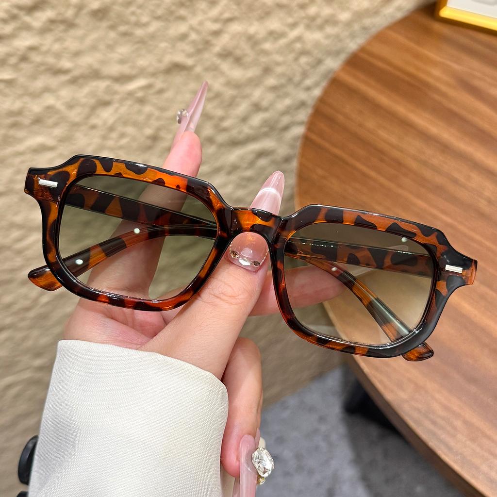 1Pc Classic Small Square Sunglasses for Women and Men, High-Quality Sunglasses for Travel and Driving, Candy Color Shades