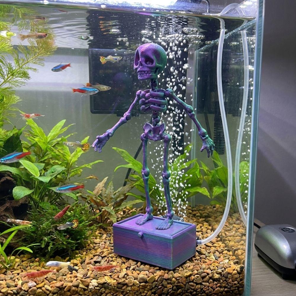 Glow in Dark Dancing Skeleton Aquarium Bubbler Movable Skeleton Fish Tank Bubbler  Aquatic Products