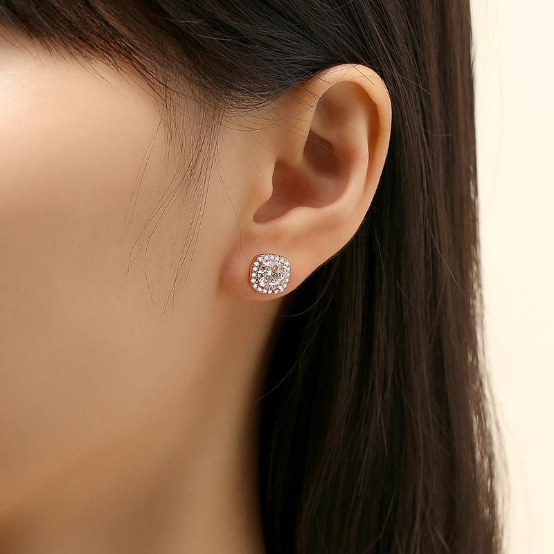 

Легкие роскошные серьги-гвоздики в форме куба сахара, женские серьги-гвоздики с французским цирконием в стиле темперамент