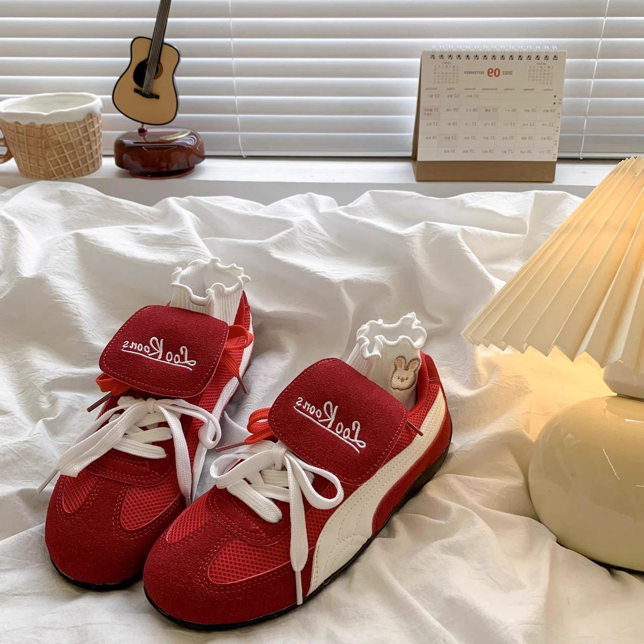 

Снимите откидную крышку немецкие тренировочные туфли женские 2025 весна новая сетчатая дышащая спортивная обувь плоская подошва обувь универсальные туфли Форреста Гампа 31 красный