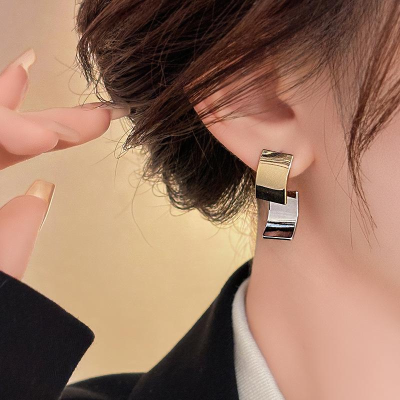 European and American silver needle smooth square pendant earrings stud earrings design sense niche earrings