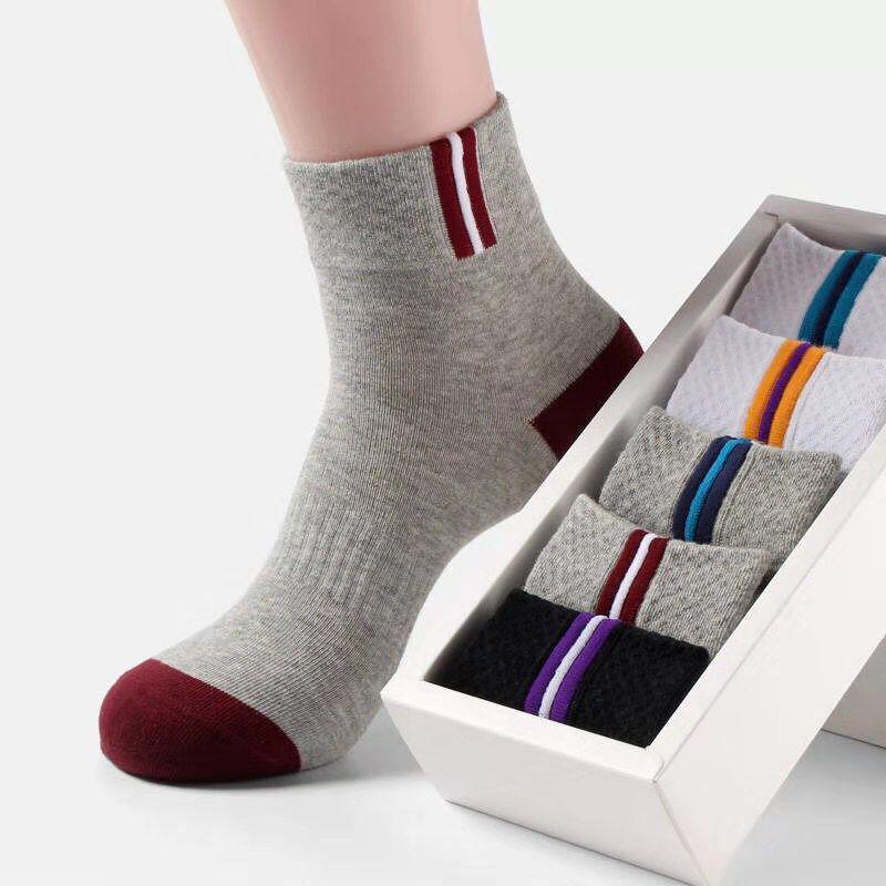 Japanese Retro Colorblock Mid-Calf Men's Socks - Breathable, Odor-Resistant, Sweat-Absorbent for Business In Spring & Autumn.