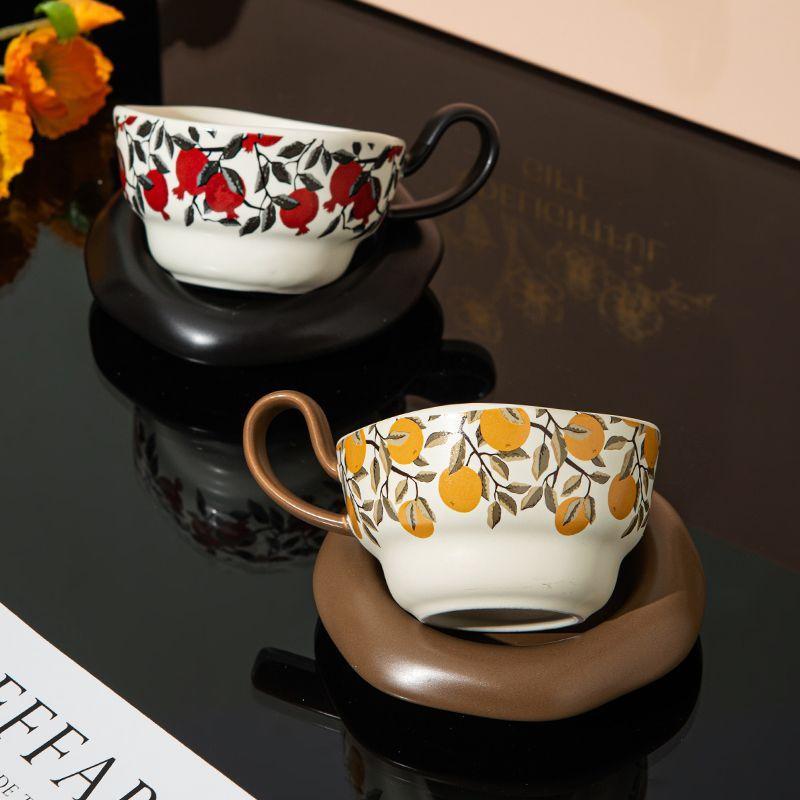Tasse et Soucoupe à Café en Céramique Vintage 200ml Tasse et Soucoupe pour le Thé de l'Après-midi Anglais Ustensiles de Boisson pour la Maison le Bureau le Café Ustensiles pour le Café Cadeau