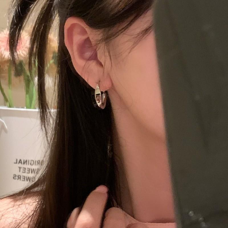 2024 Minimalist Ear Cuff Earrings: High-End Niche Design for Women
