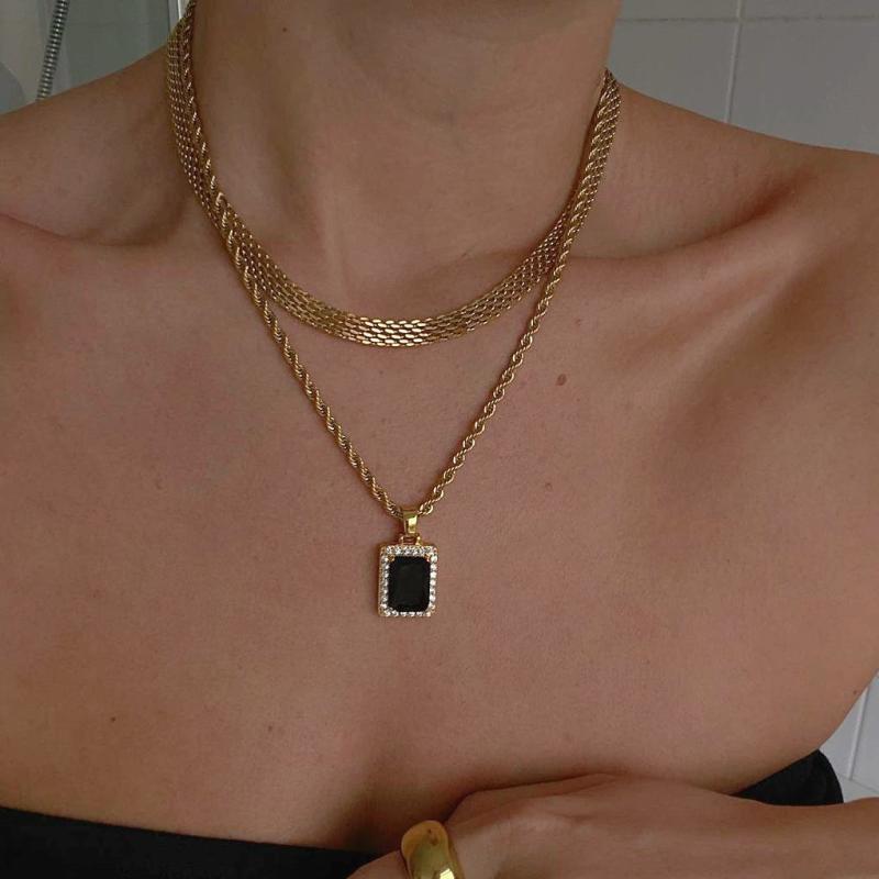 

Minimalist Black Gemstone Jewelry Set: Chopin Necklace & Cuban Chain Earrings