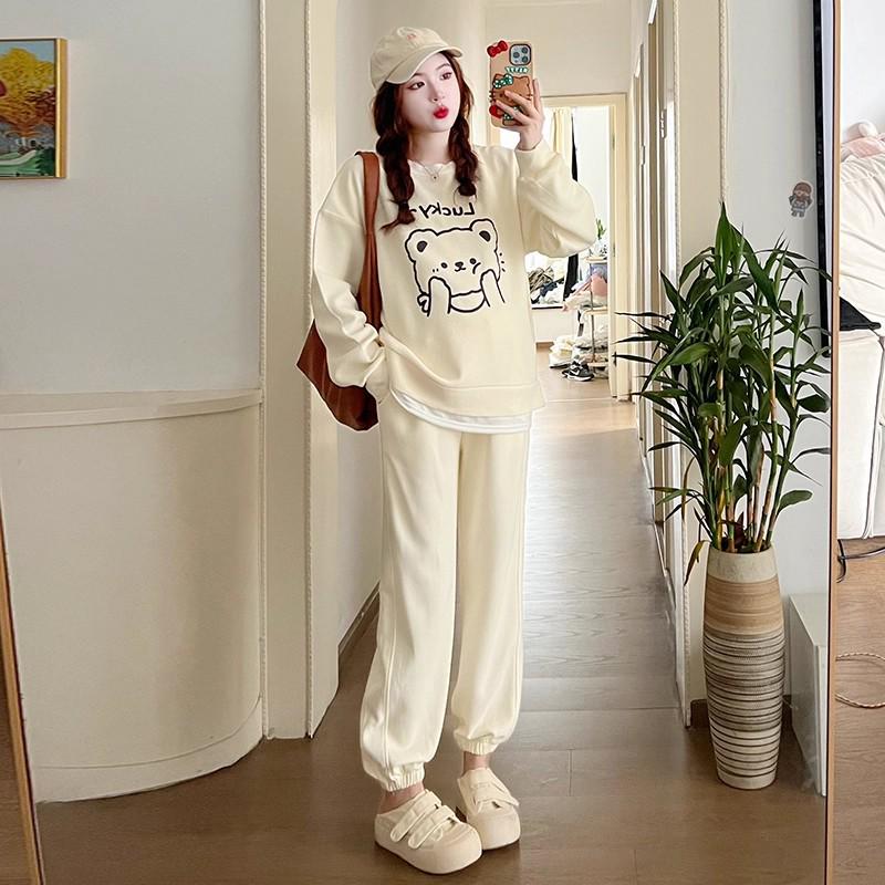 2025 Spring-Autumn Fashion: Small Size Maternity Sweatshirt & Age-Reducing Top Two-Piece Set