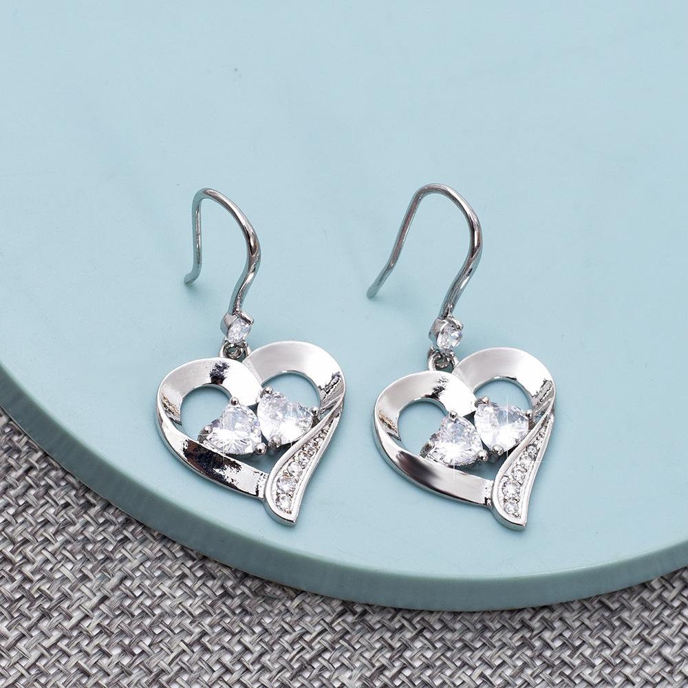 French Minimalist Heart-Shaped Cubic Zirconia Metal Earrings - Light Luxury Christmas Gift for Women