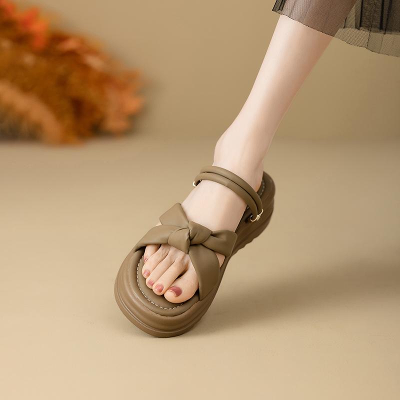 Shoes Woman 2025 Slippers for Swimming Pool Low Luxury Slides Jelly Flip Flops Platform Pantofle Beach Summer Designer Glitter