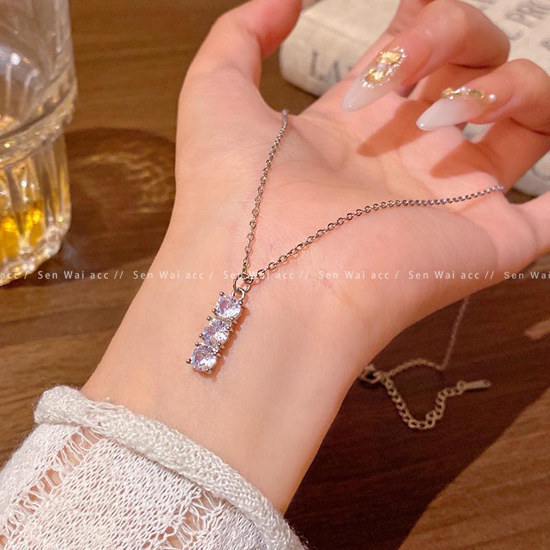 Explosive zircon pendant, titanium steel necklace, women s light luxury silver collarbone chain exquisite match