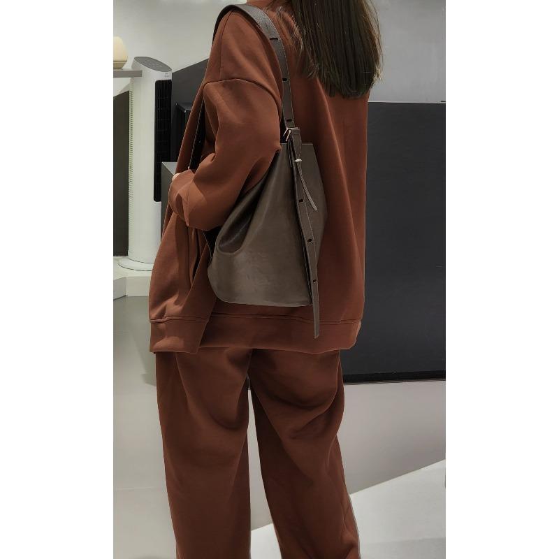 High texture soft cowhide bucket bag first layer vegetable tanned cowhide tote bag versatile commuter large capacity portable messenger bag