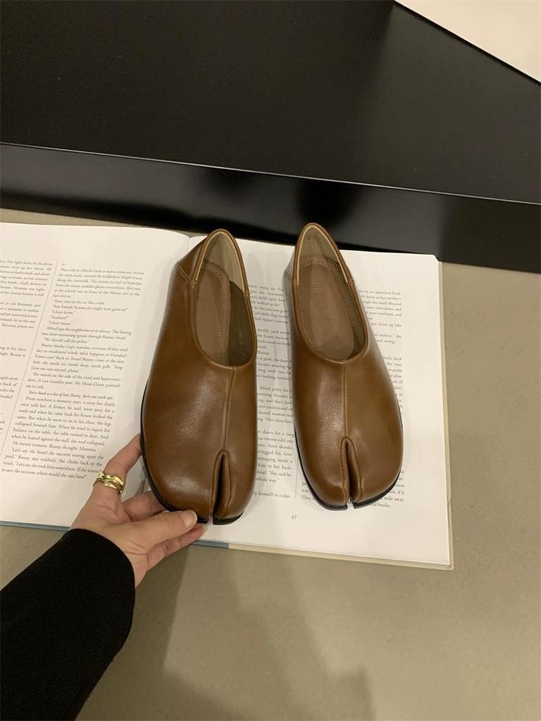 Design Sense Niche Pig's Trotters Split-toe Shoes Soft-soled Single Shoes Women's Shoes Half-drag Autumn and Winter Flat Loafers Doudou Shoes