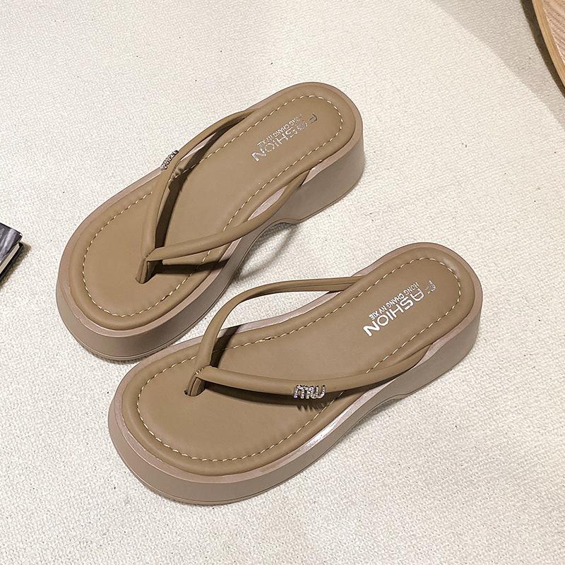 Casual cool slippers women's fashion 2025 spring and summer new Internet celebrity super fire thick bottom wedge cake high heel sandals