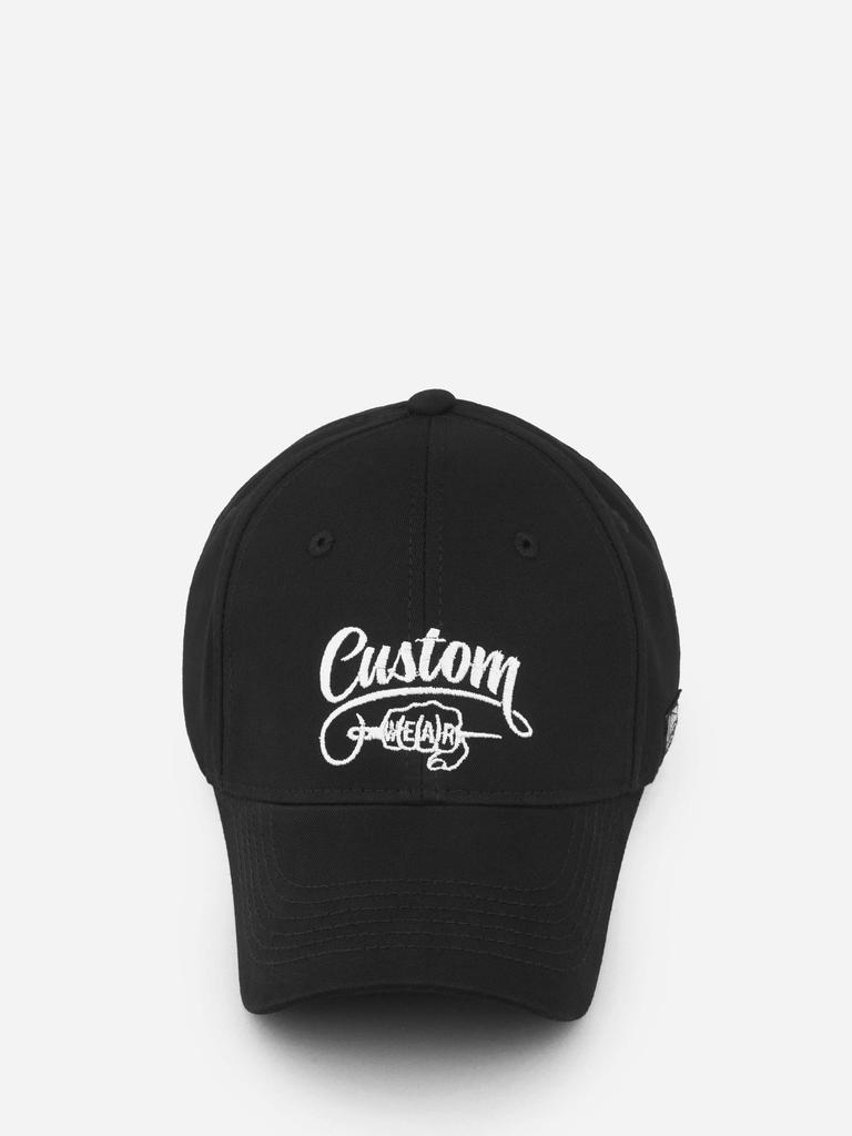 Baumwoll-Baseballkappe mit schwarz gesticktem Custom Wear-Logo in Schwarz und Weiß