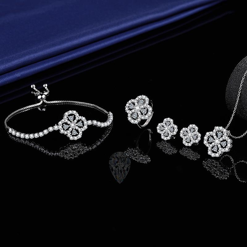 2026 Heavy Industry Premium Full Diamond Clover Four-piece Set Necklace Bracelet Earrings Women s Jewelry 45CM