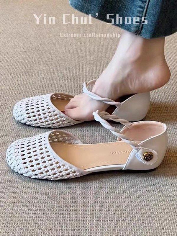 

Версія з овчини~ Французький плетений ажурний дизайн верхнього одягу шкіряні сандалі жіночі слово з камелією круглий носок балетки 40